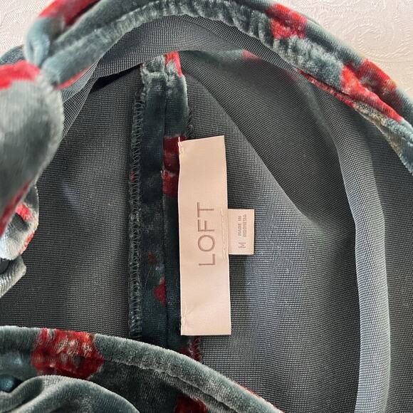 Loft Floral Velvet Shirred Halter Top Women's Medium Green Red Roses - Picture 9 of 10